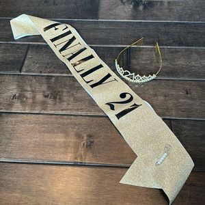 💜3/$15 Finally 21 Birthday Sash and Crown Tiara